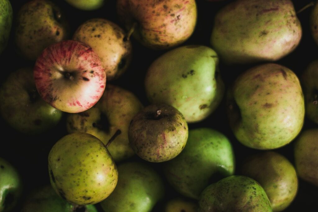 Fresh apples, a fruit that is high FODMAP in a normal serve for people with IBS